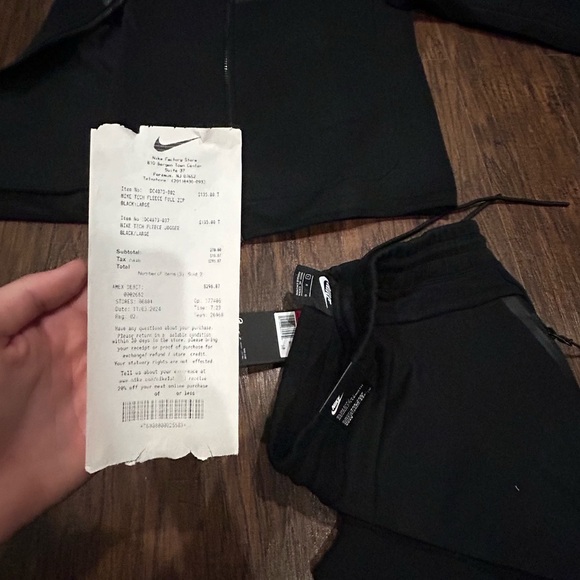 Nike Tech - Picture 4 of 5